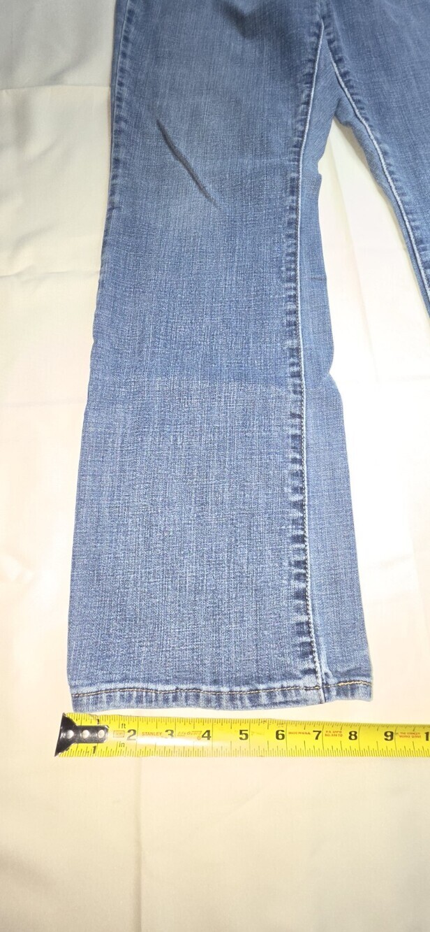 Levis Classic Bootcut Women's Jeans Size 31x32 Sku 180 - Picture 2 of 5